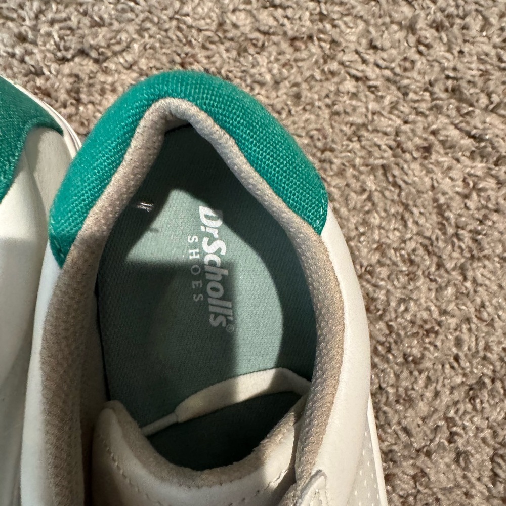 Dr. Scholl's White Sneakers NWOT - Picture 7 of 8